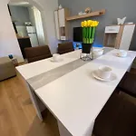 Dora Apartment *