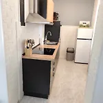Dora Apartment *